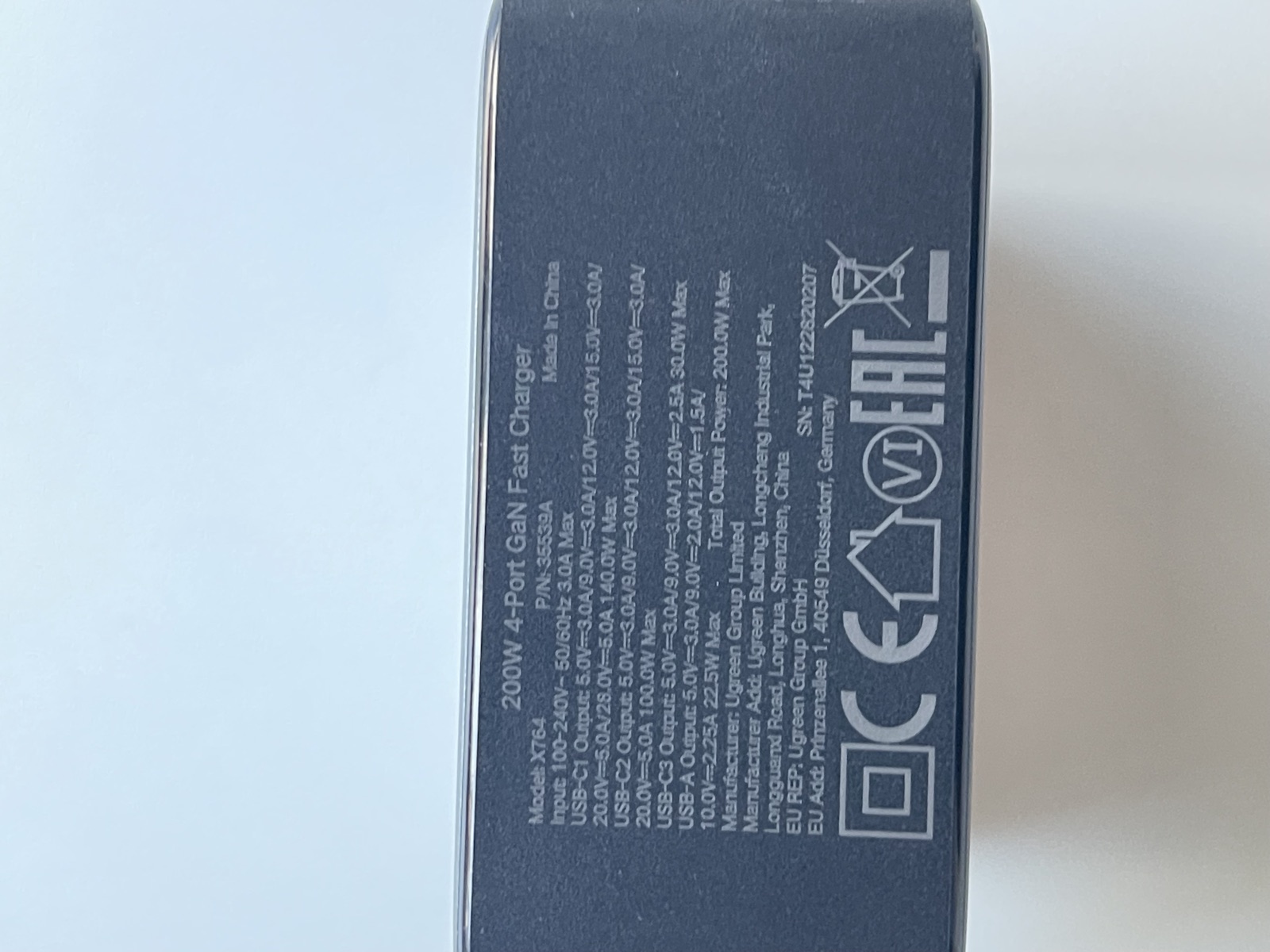 Specification label of the 200 W UGREEN charger